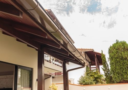 CALHA DE ALUMÍNIO COM PINTURA ELETROSTÁTICA
