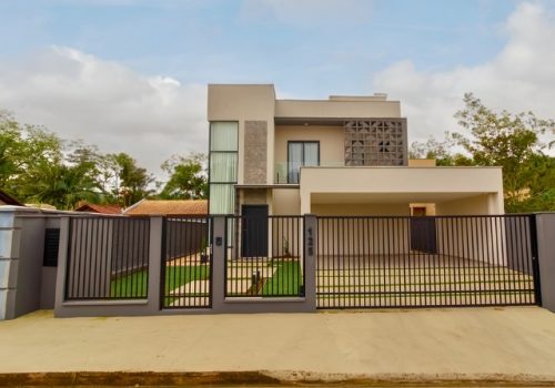 ESQUADRIAS DE ALUMÍNIO, GUARDA-CORPO DE VIDRO COM PINÇAS DE AÇO INOX, CERCA E PORTÕES DE ALUMÍNIO