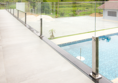 GUARDA-CORPO DE VIDRO COM INOX
